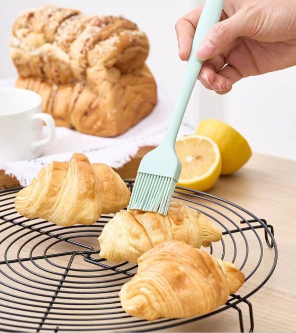 Colorful silicone cooking oil brush tailored to your preferences