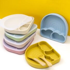 Creative silicone dinner plates wholesale for baby with lid and suction cup